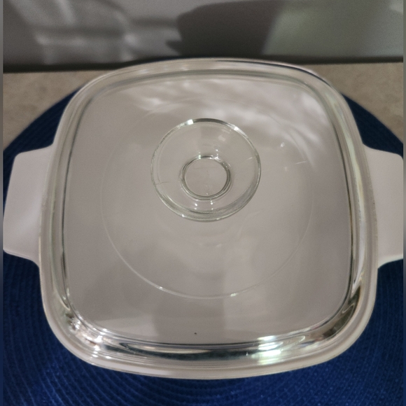 Corningware Corelle Blue Hearts 1.5L Casserole Dish with Glass Pyrex Lid - Picture 5 of 6